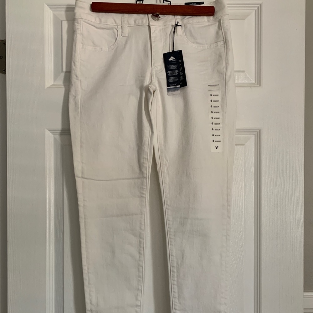 NWT white American Eagle sz 4 pants!